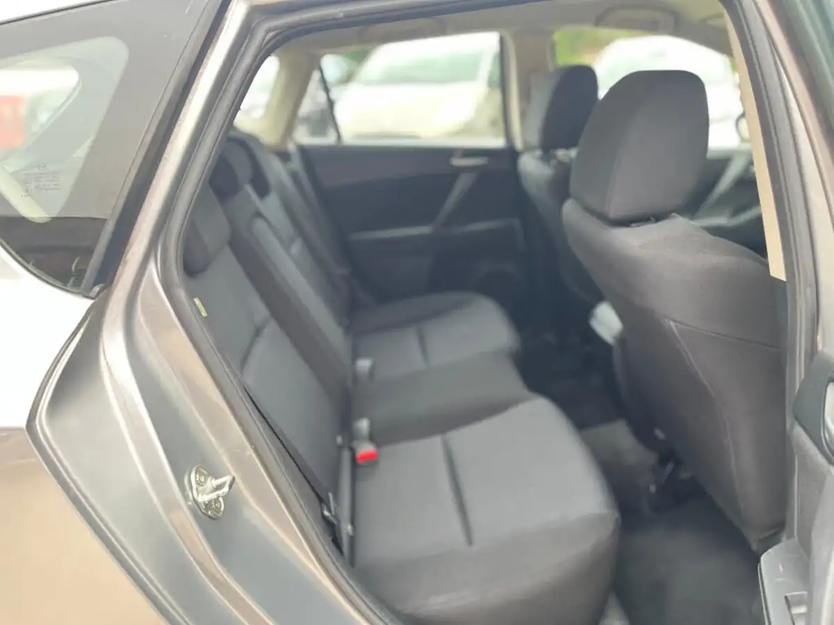 2011-mazda-mazda3-16td-ts2-nav-big-28