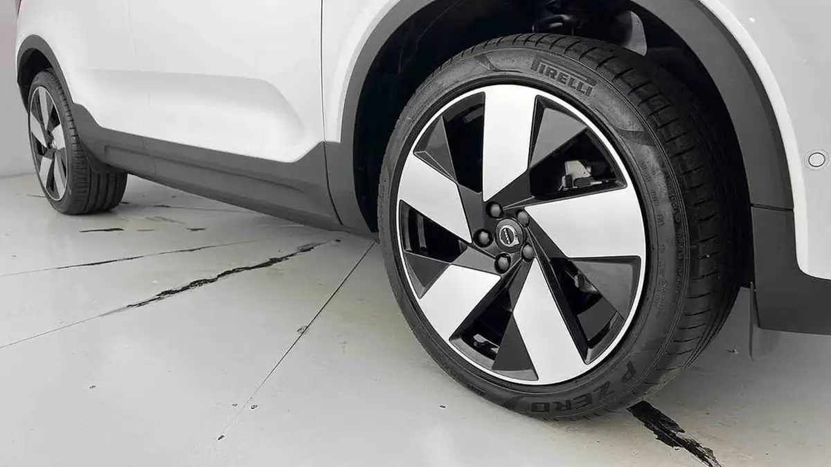 2022-volvo-c40-e-twin-recharge-pro-big-25