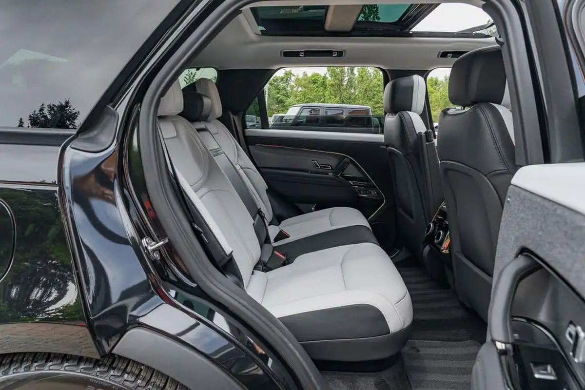 2024-land-rover-range-rover-sport-30-p460e-dynamic-se-big-25