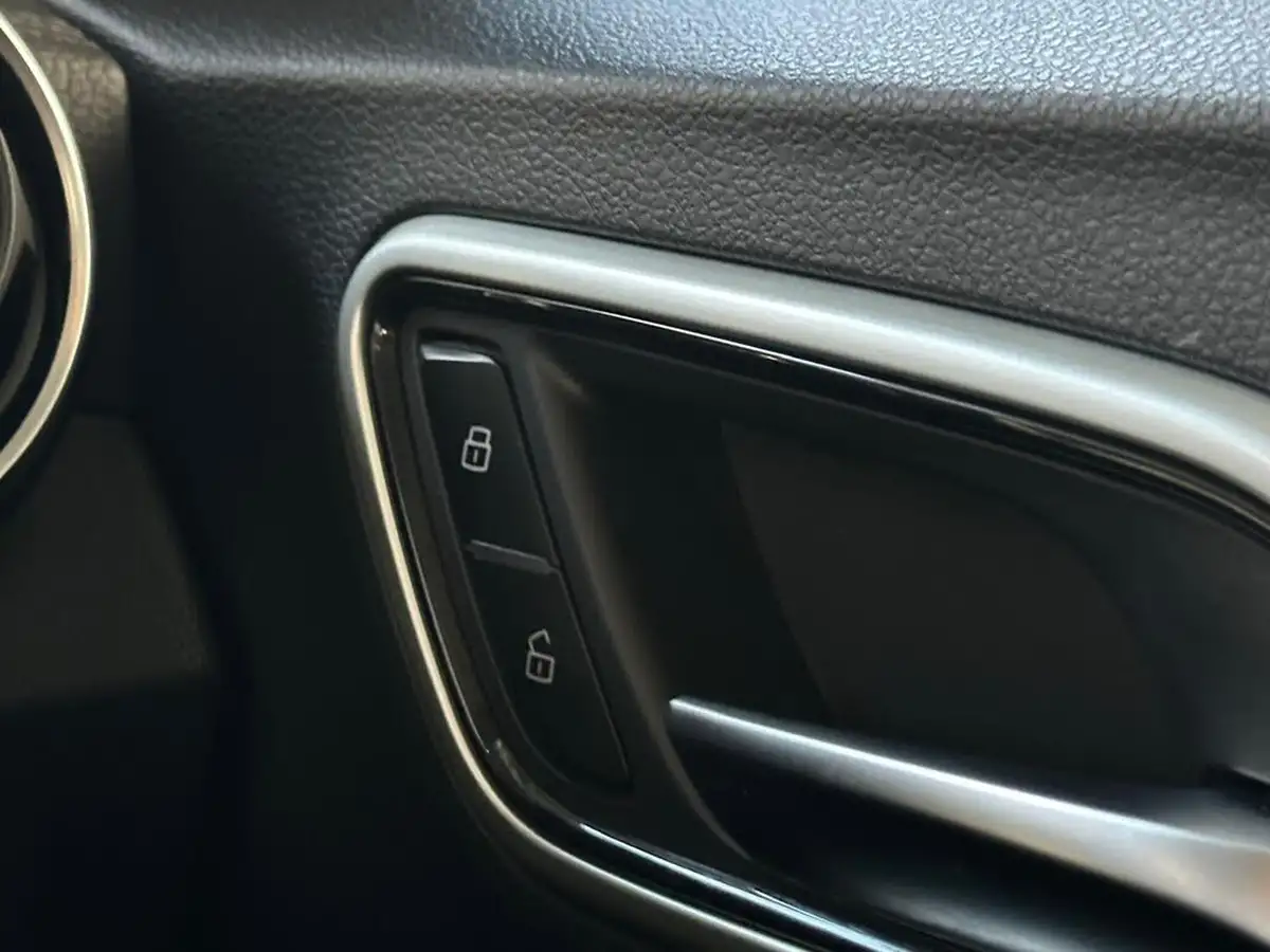 2021-mg-zs-suv-e-exclusive-ev-big-26
