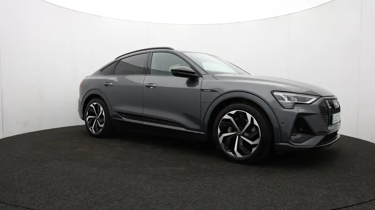2022-audi-e-tron-50e-black-edition-sportback-big-39
