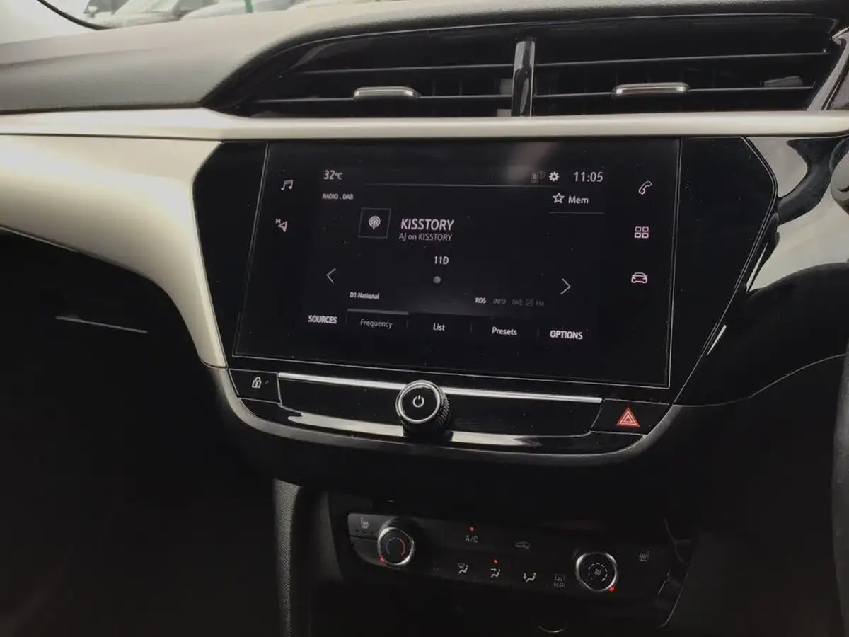 2020-vauxhall-corsa-12i-se-premium-big-39