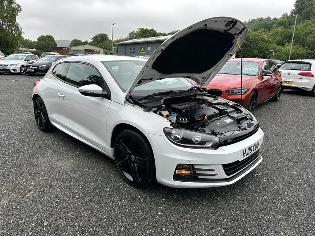 2015-volkswagen-scirocco-20tdi-r-line-184ps-big-62
