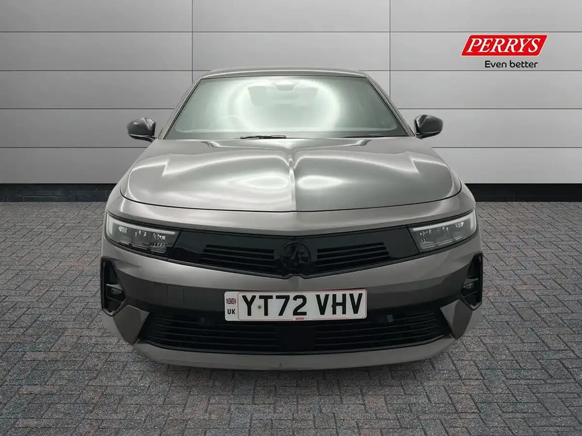 2022-vauxhall-astra-12-turbo-gs-line-hatchback-big-3