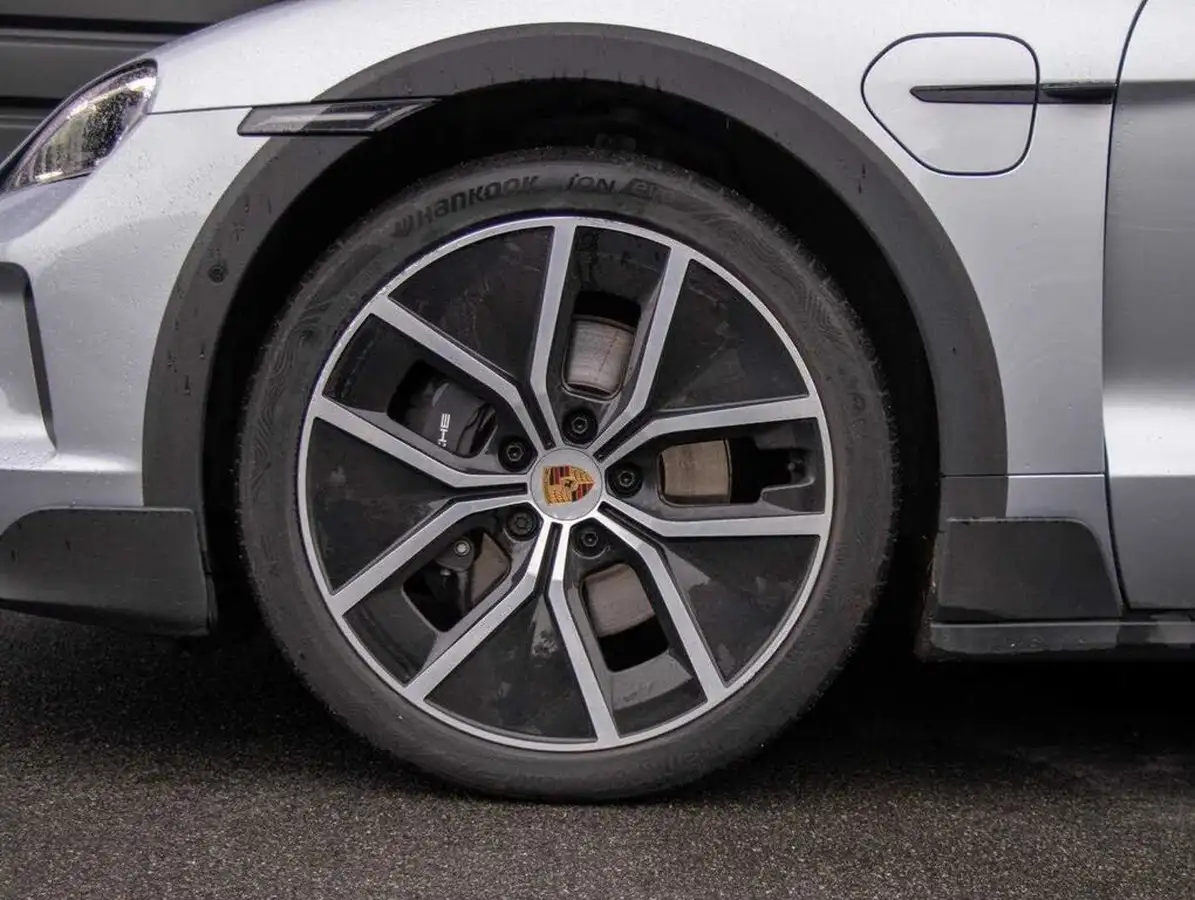 2024-porsche-taycan-e-4-cross-turismo-435ps-big-3