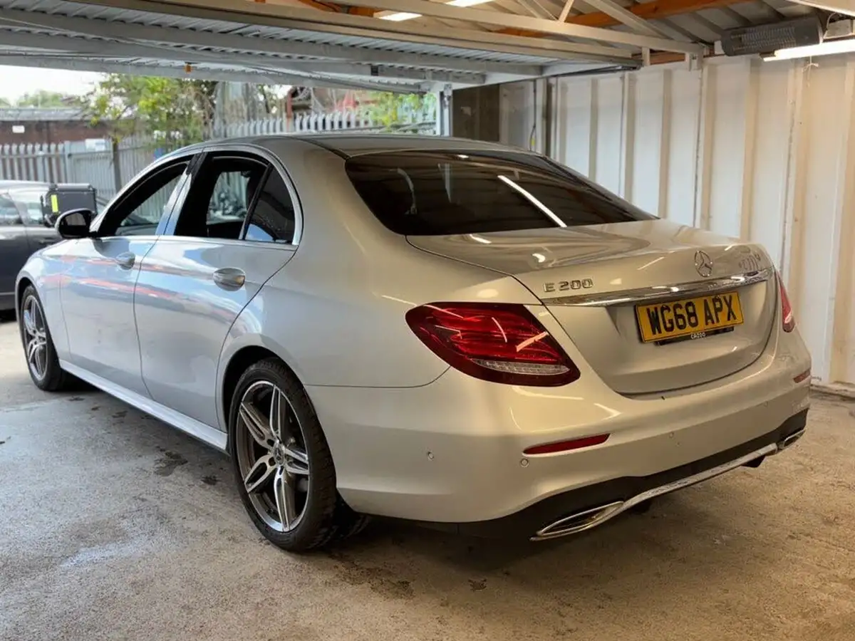 2018-mercedes-benz-e-class-20-e200-amg-line-ss-saloon-4d-big-7