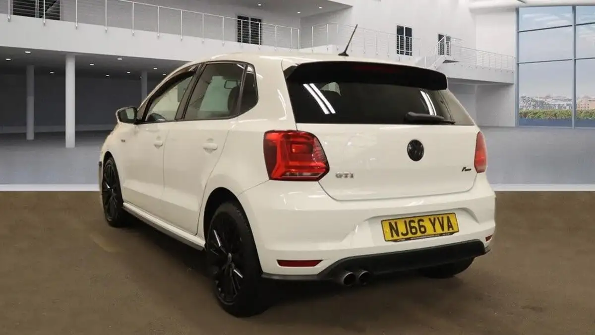 2016-volkswagen-polo-18-tsi-gti-5d-dsg-big-6