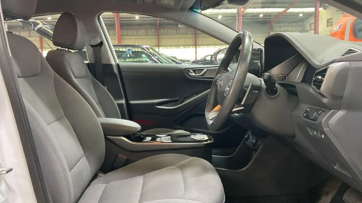2022-hyundai-ioniq-e-premium-electric-big-7
