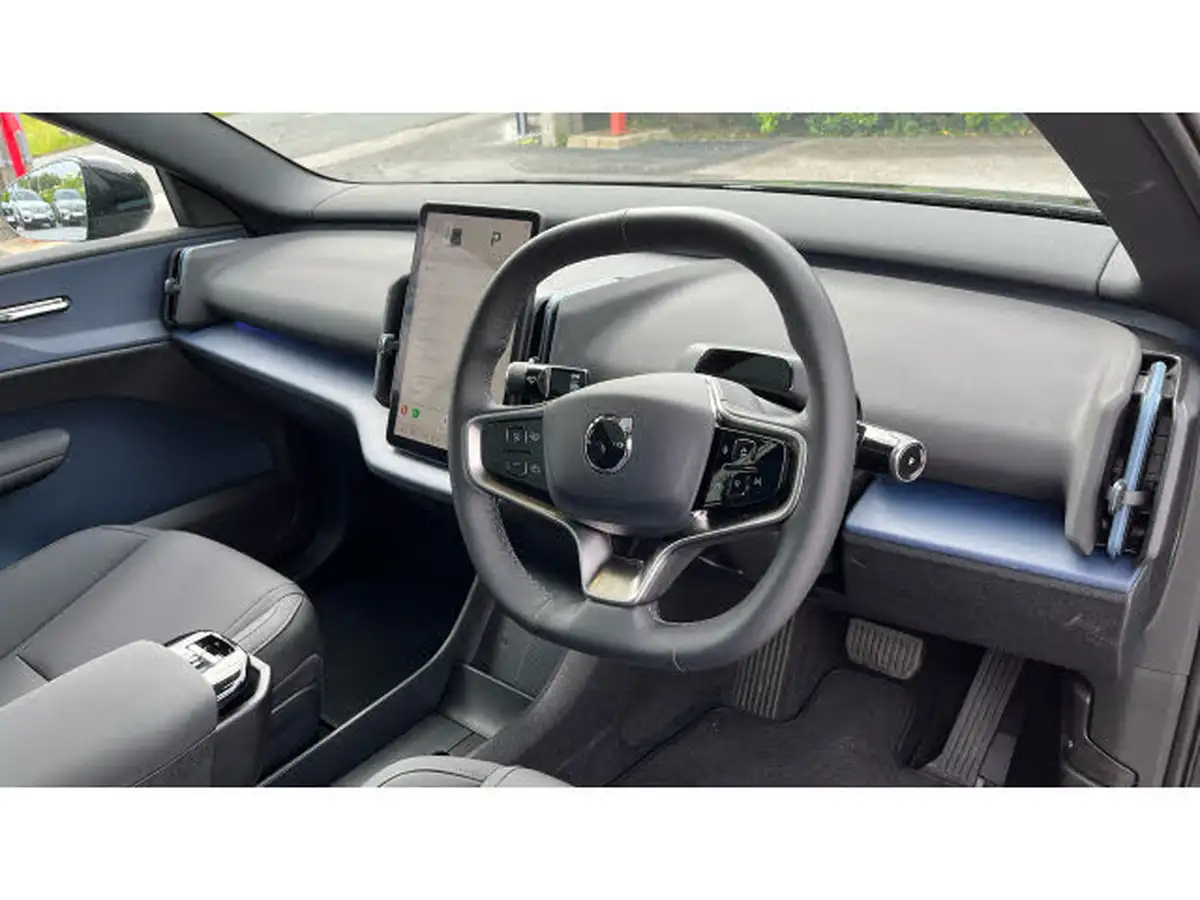 2024-volvo-ex30-e-twin-ultra-big-4