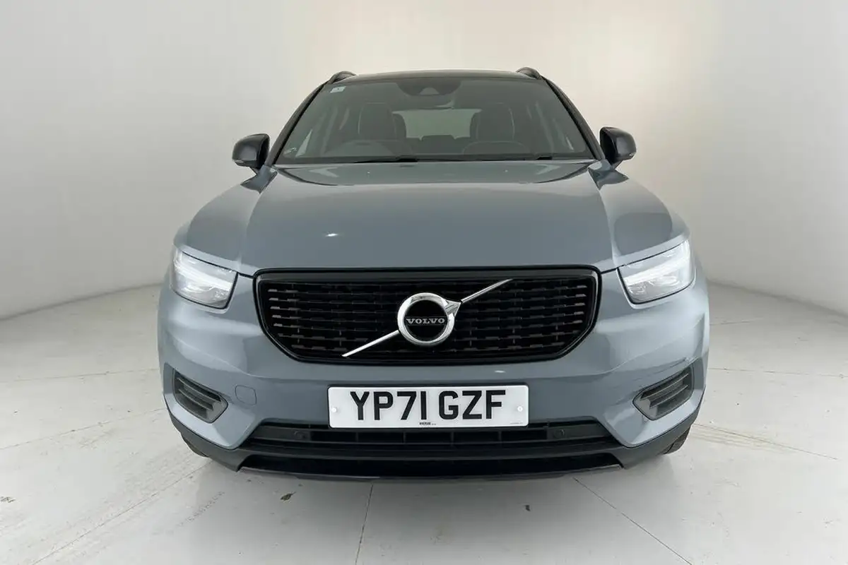 2022-volvo-xc40-15-t3-r-design-auto-big-24