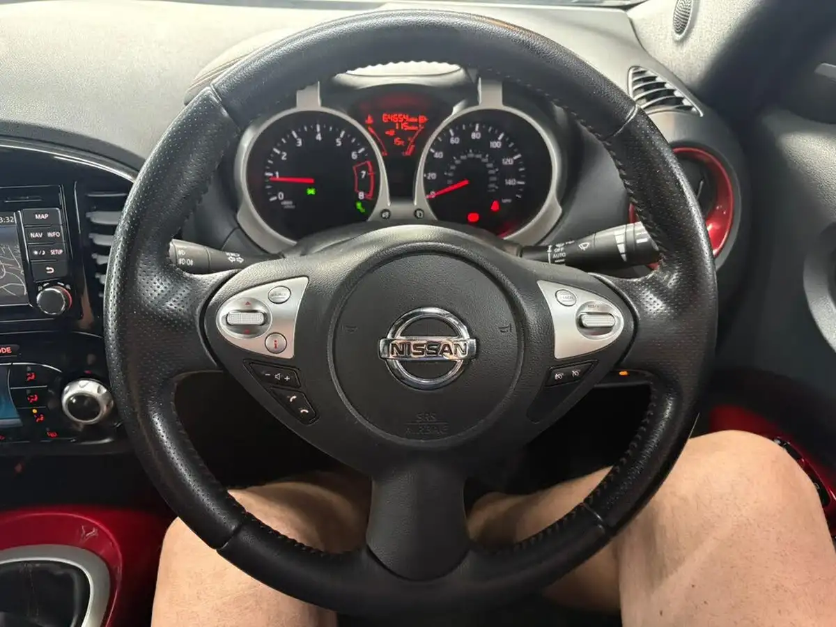 2014-nissan-juke-12-tekna-big-15