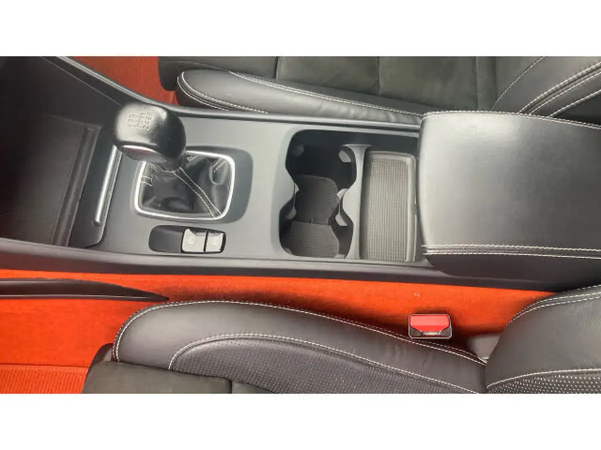 2018-volvo-xc40-15-t3-r-design-pro-big-30