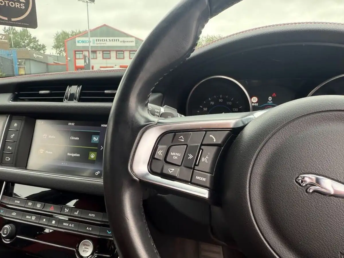 2016-jaguar-xf-30td-s-big-17