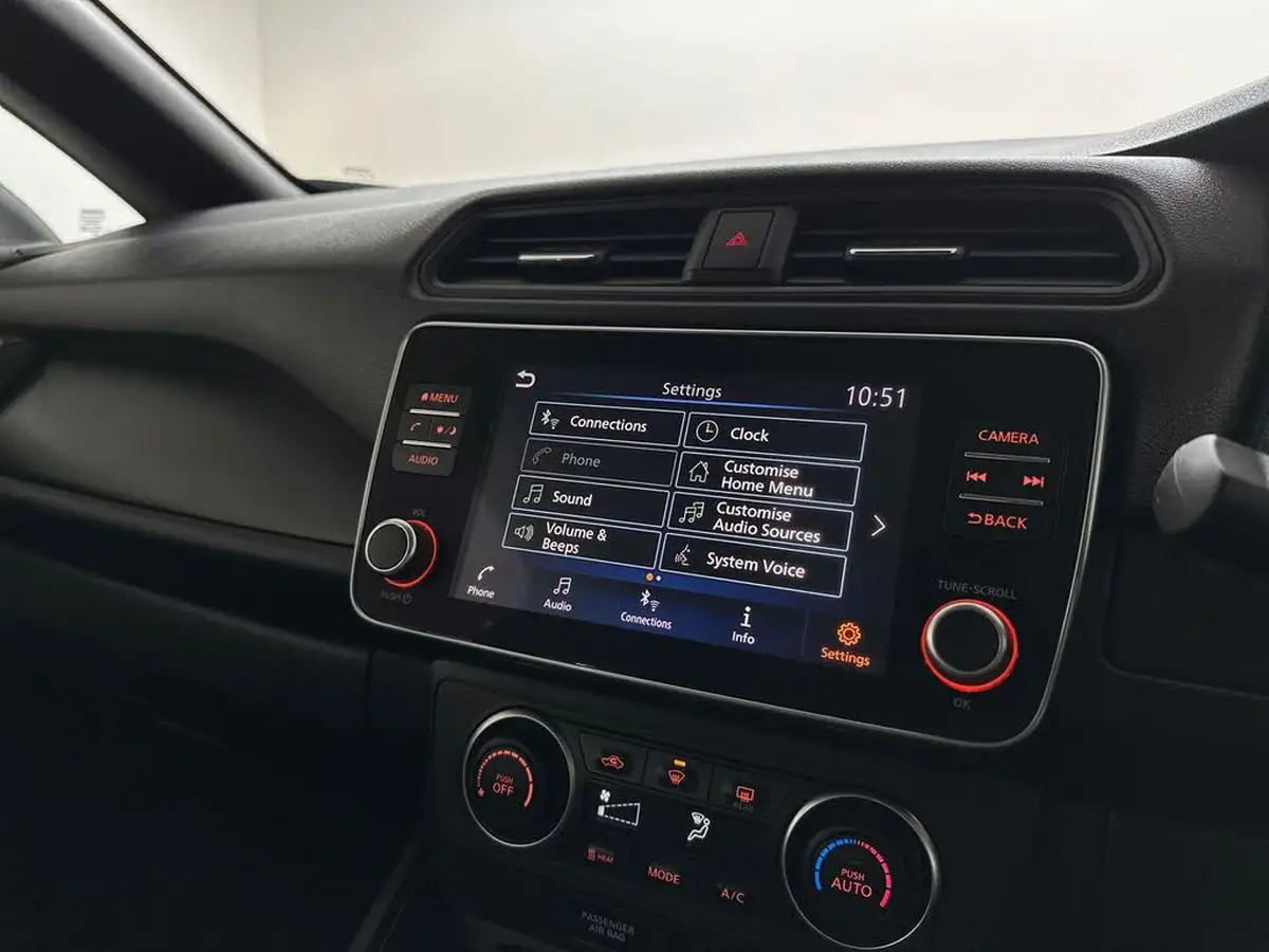 2021-nissan-leaf-e-acenta-big-20