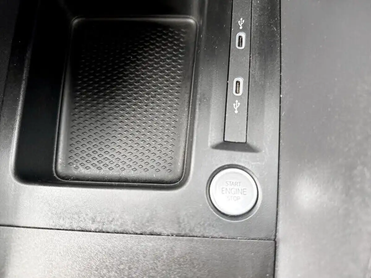 2023-ford-tourneo-connect-20-titanium-big-17