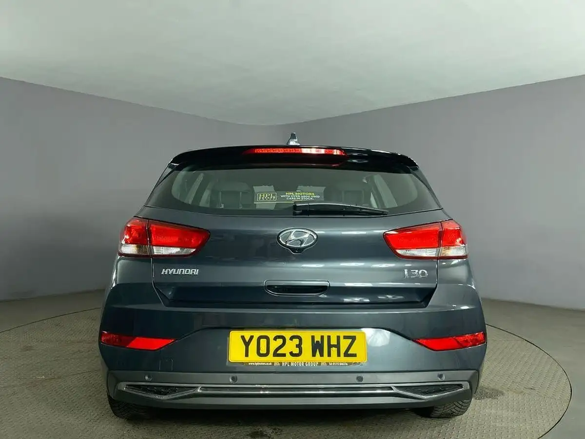 2023-hyundai-i30-10-t-gdi-se-connect-hatchback-dct-big-14
