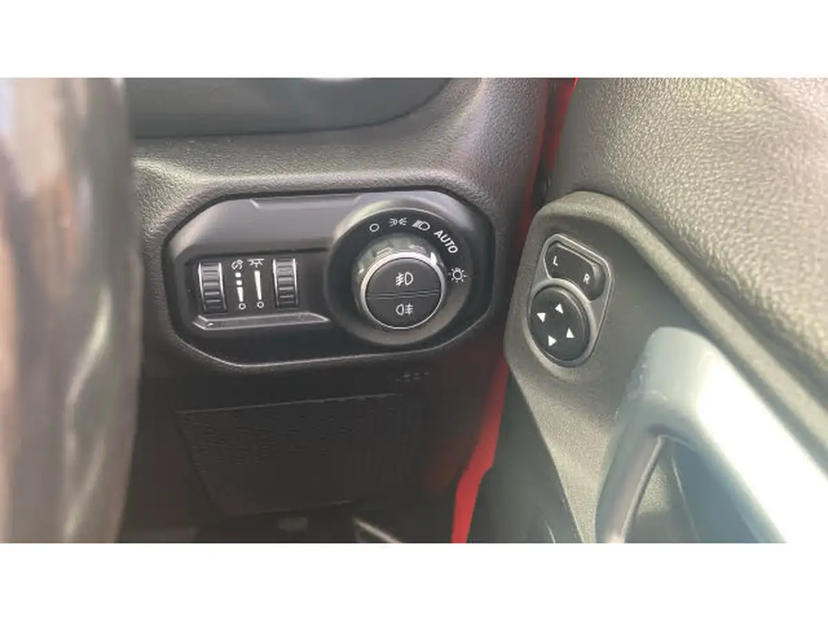 2021-jeep-wrangler-20-gme-overland-5d-big-38