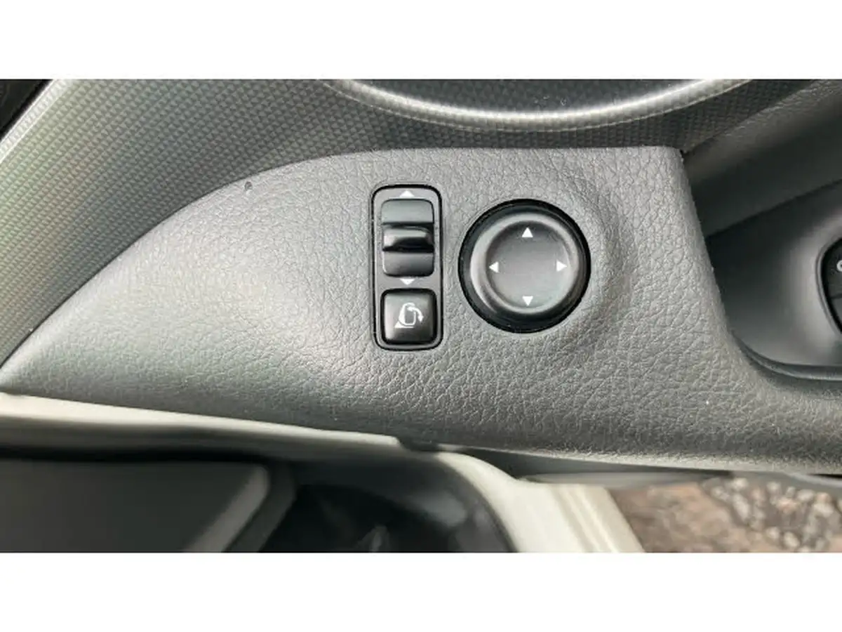 2019-nissan-qashqai-13-dig-t-n-motion-140ps-big-28