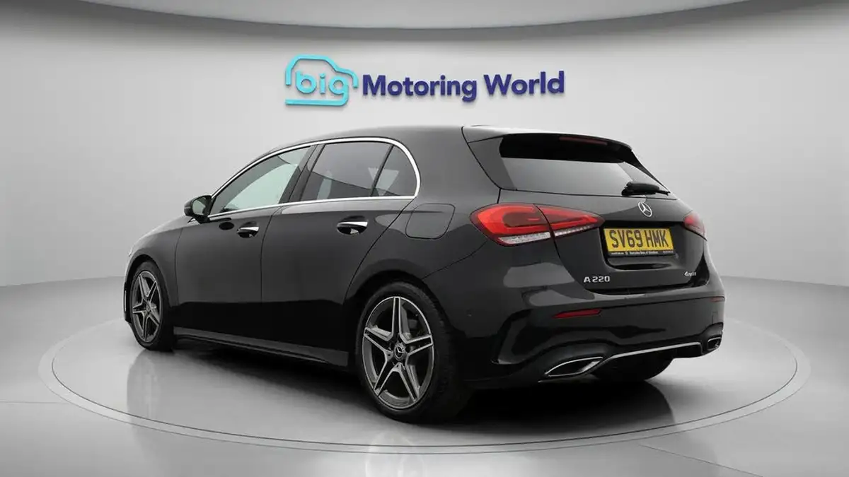 2019-mercedes-benz-a-class-20-a220-amg-line-premium-plus-hatchback-5d-4matic-big-5