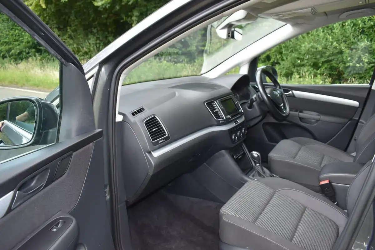 2021-volkswagen-sharan-14-tsi-se-nav-dsg-big-31