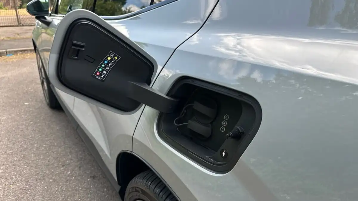 2025-volvo-ex30-e-single-motor-ultra-big-14