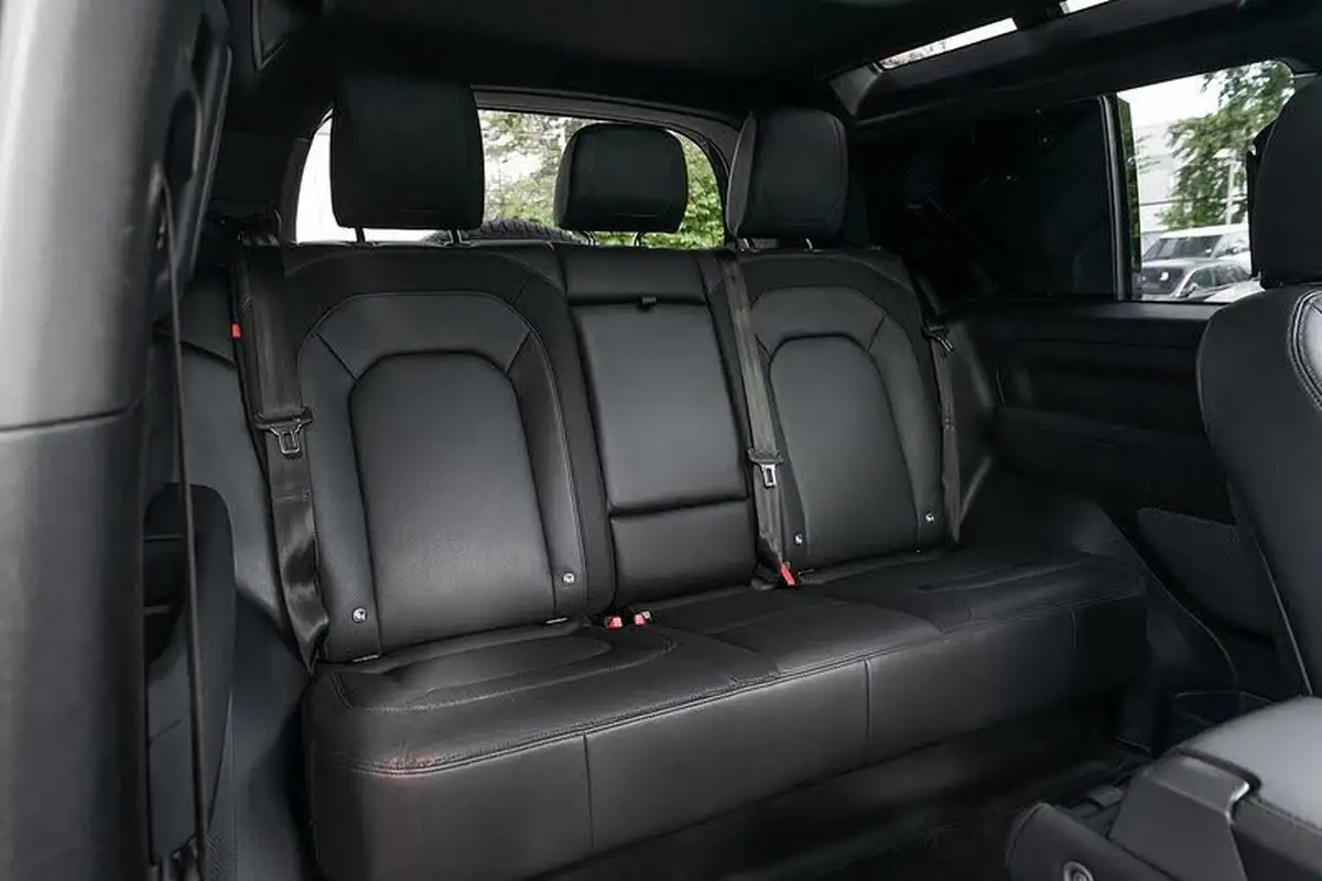 2022-land-rover-90-defender-30-d250-x-dynamic-se-big-4