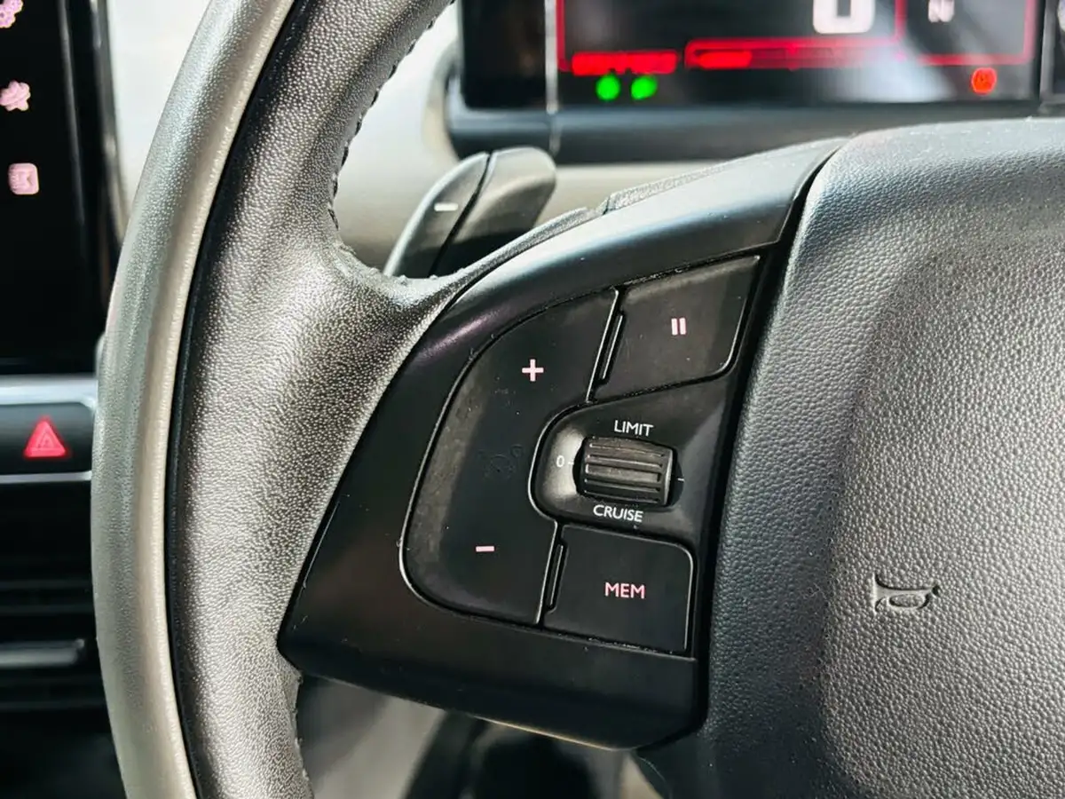 2016-citroen-c4-cactus-16bluehdi-flair-ss-etg6-big-15