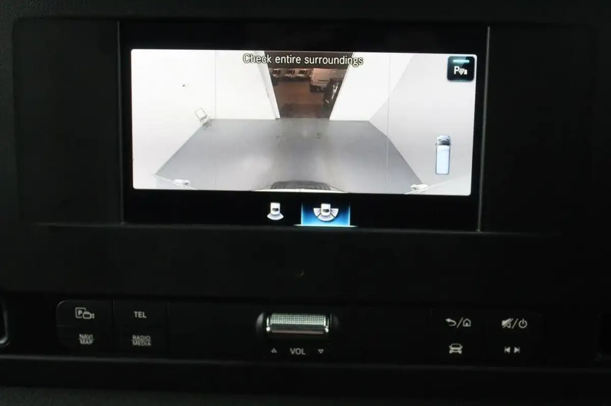 2021-mercedes-benz-sprinter-big-49