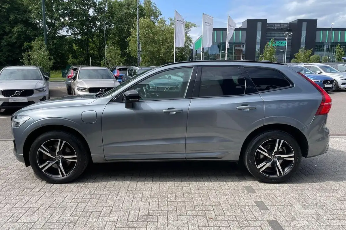 2021-volvo-xc60-20-t6-r-design-340bhp-big-9