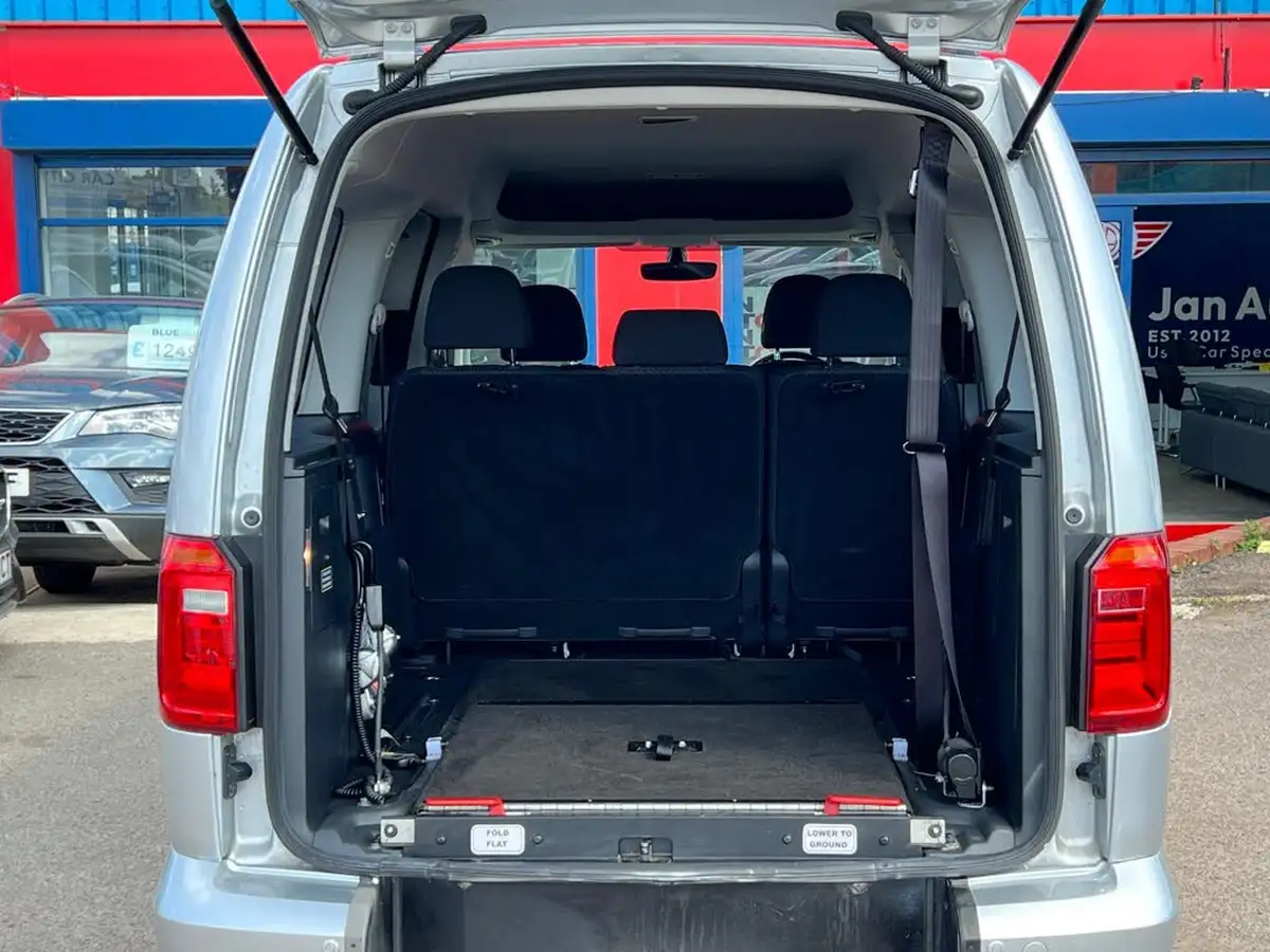 2018-volkswagen-caddy-maxi-life-14-tsi-c20-dsg-big-28