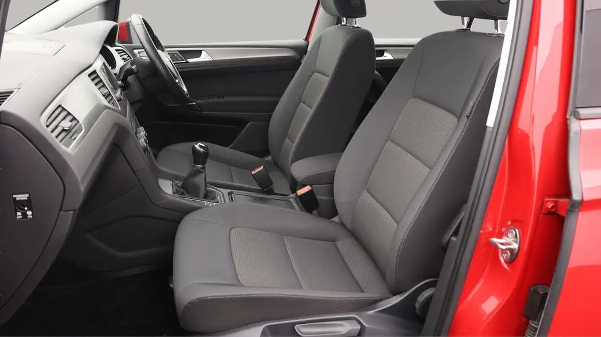 2017-volkswagen-golf-sv-16tdi-se-110ps-bmtss-big-14