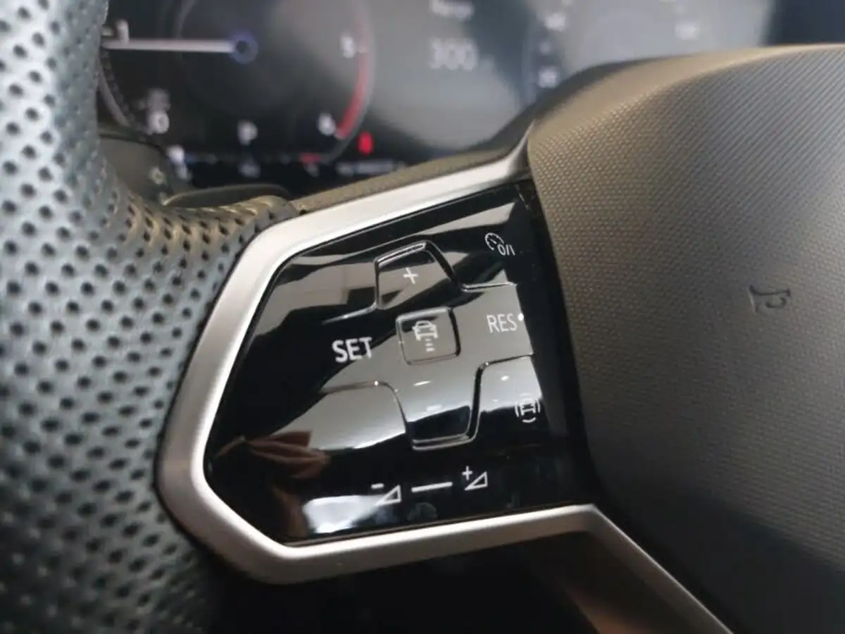 2021-volkswagen-touareg-30tdi-r-line-tech-286ps-big-18
