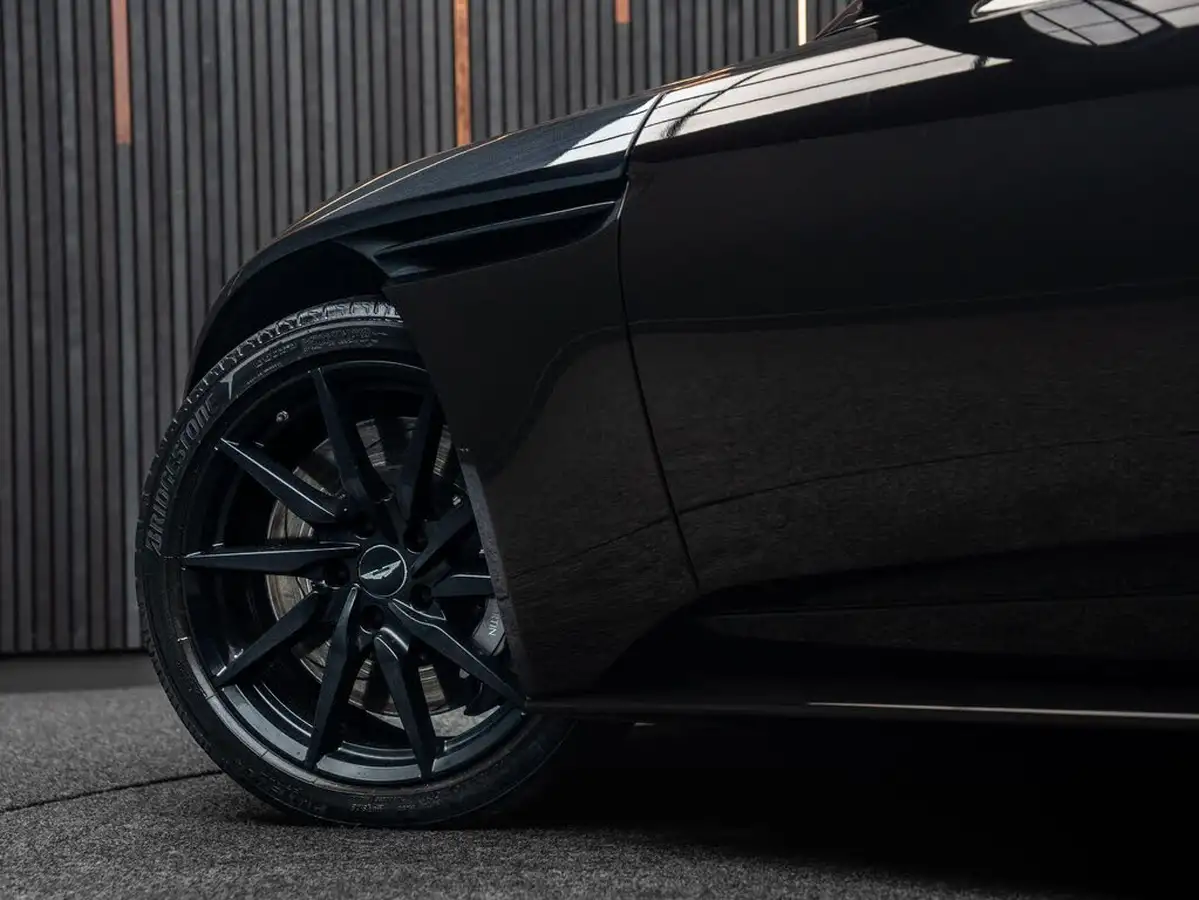 2022-aston-martin-db11-40-v8-503bhp-ss-big-14