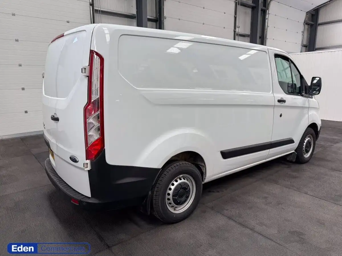 2021-ford-transit-custom-20tdci-300-l1h1-leader-130pseu6dt-panel-van-big-3