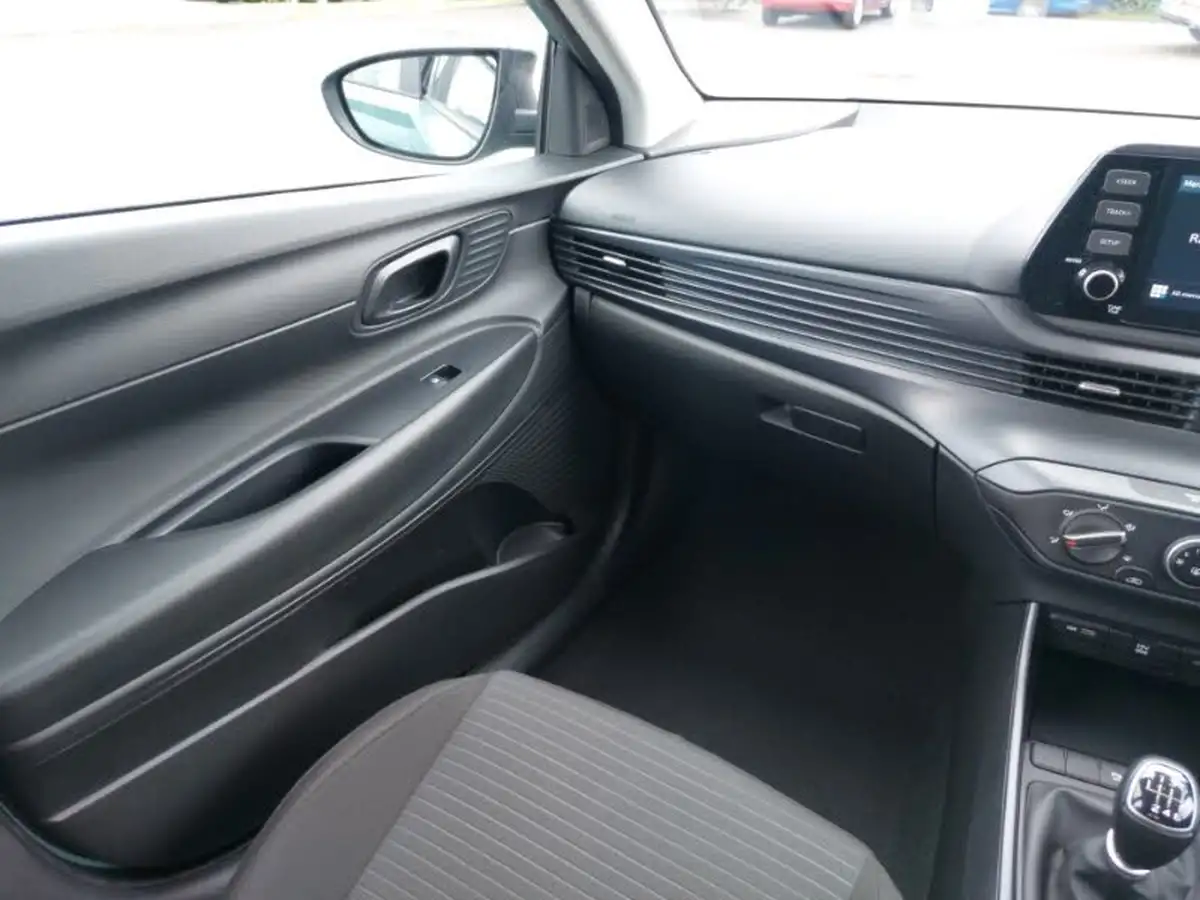 2022-hyundai-i20-10-t-gdi-se-connect-eclutch-imt-big-9