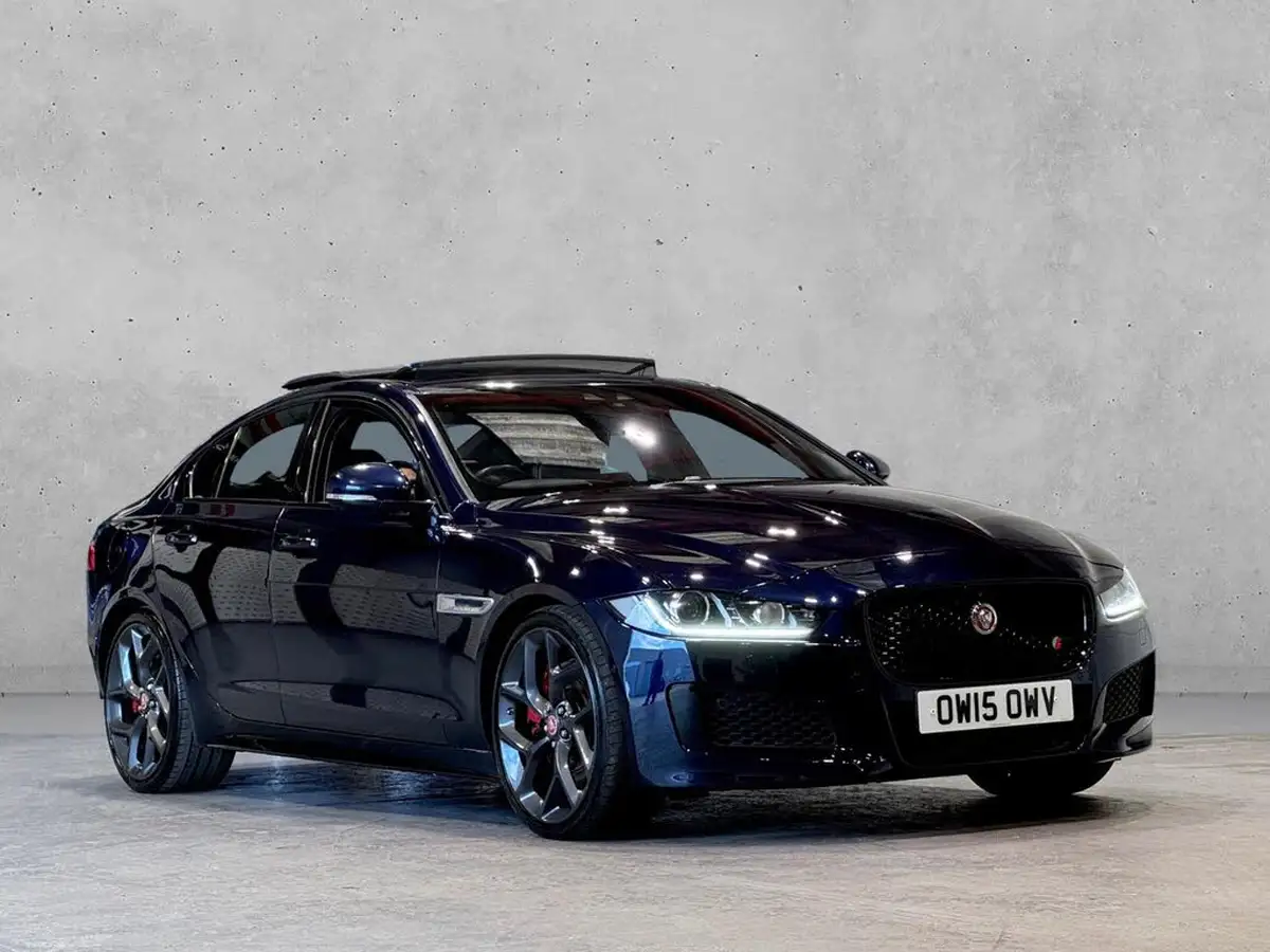2015-jaguar-xe-30-s-big-2