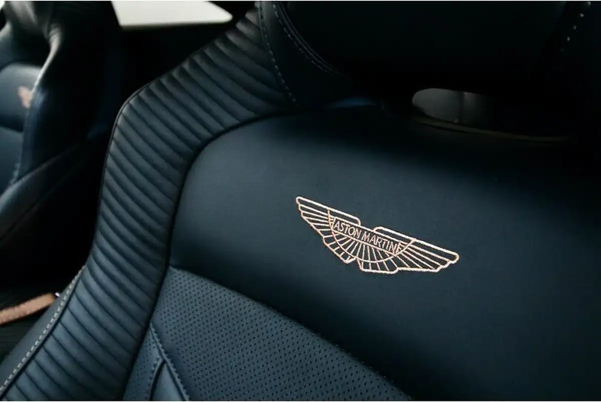 2023-aston-martin-dbs-big-31