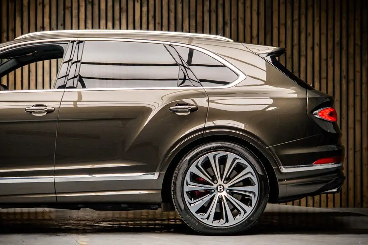 2024-bentley-bentayga-big-17
