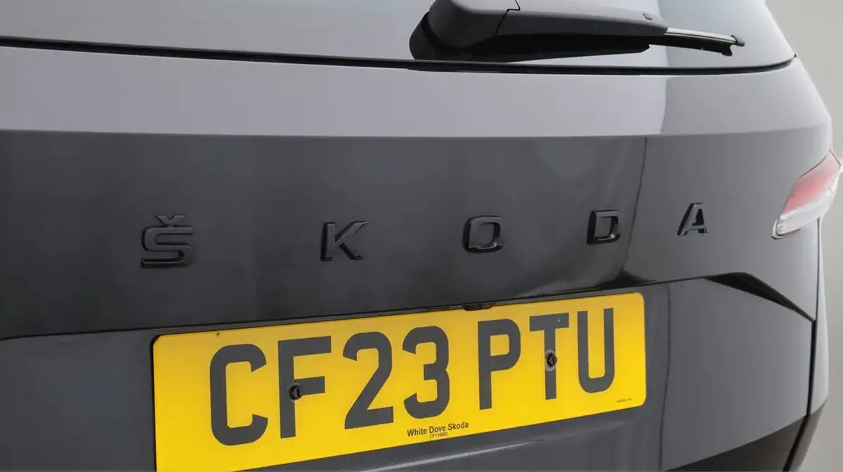 2023-skoda-karoq-15-tsi-sportline-big-24