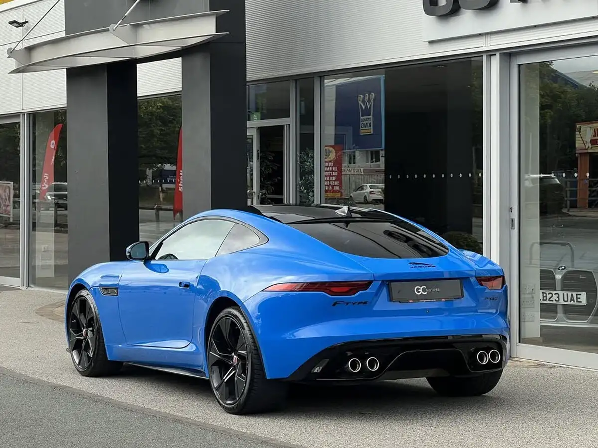 2021-jaguar-f-type-50-v8-sc-reims-edition-big-5