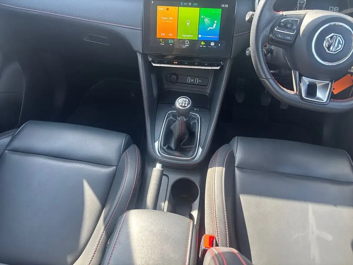 2021-mg-zs-suv-15-vti-tech-exclusive-big-14