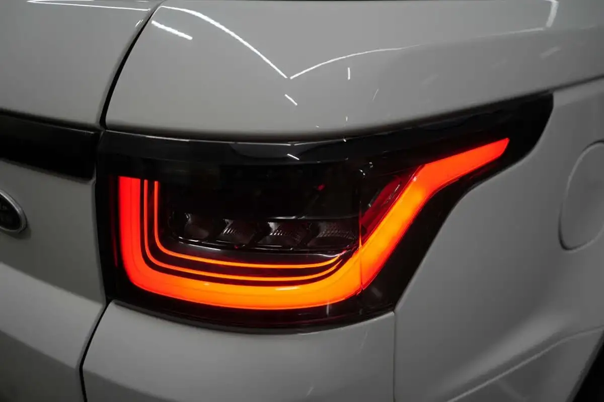 2018-land-rover-range-rover-sport-30-sd-v6-hse-dynamic-sdv6-big-9