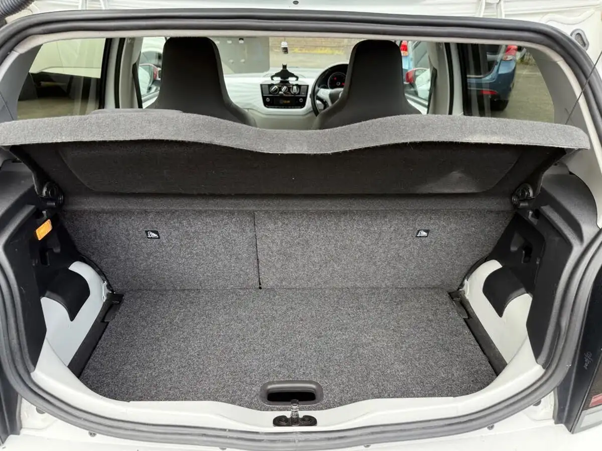 2018-volkswagen-up-10-up-beats-60ps-5d-big-17