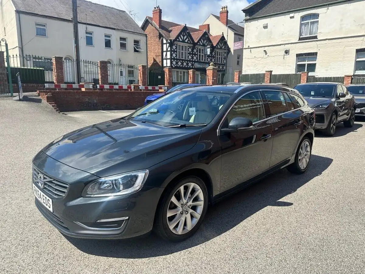 2014-volvo-v60-20td-d4-se-lux-181bhp-nav-1969cc-geartronic-big-1