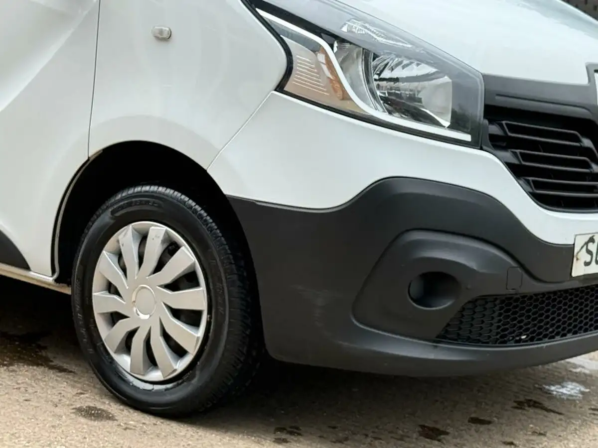 2015-renault-trafic-16dci-ll29-115-business-low-roof-van-big-19