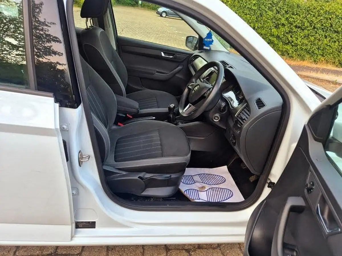 2019-skoda-fabia-10-tsi-se-l-95ps-ss-hatchback-big-12