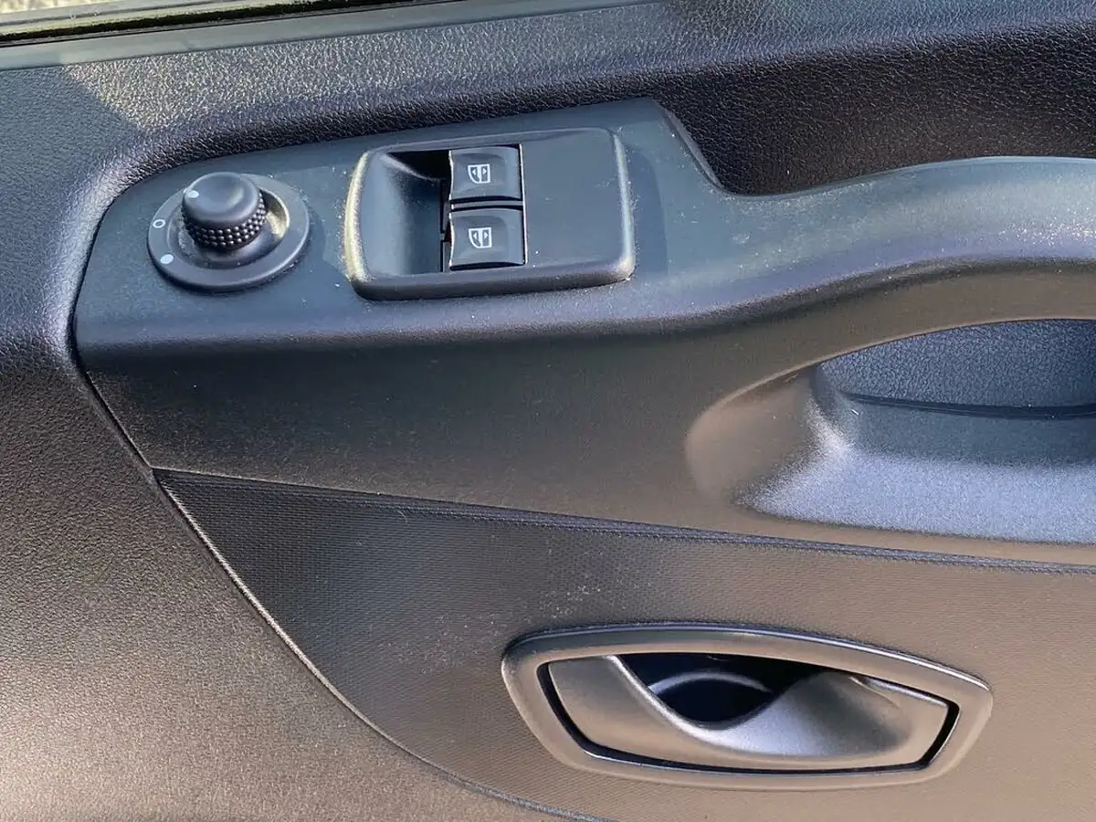 2021-renault-trafic-20dci-sl30-energy-120-business-panel-big-51