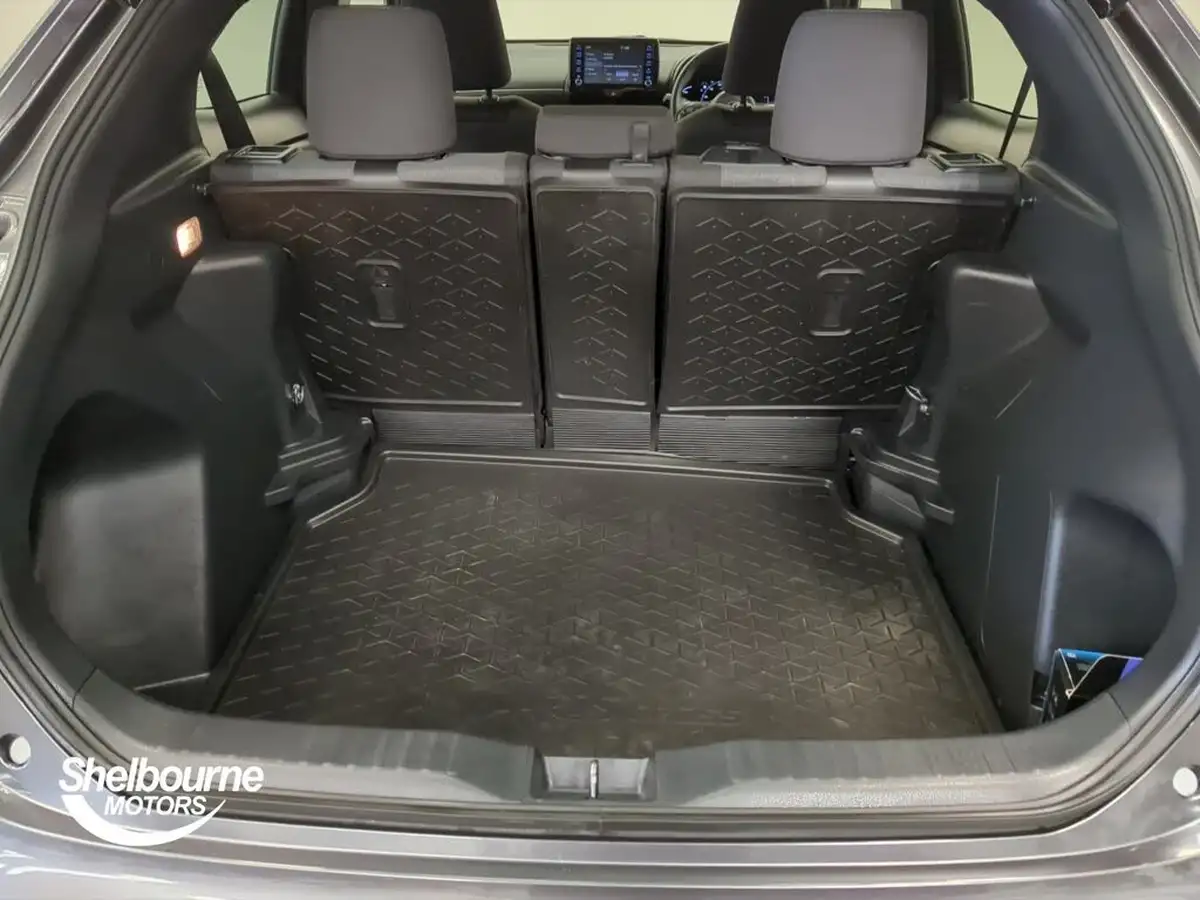2023-toyota-yaris-cross-15-vvt-i-design-big-16