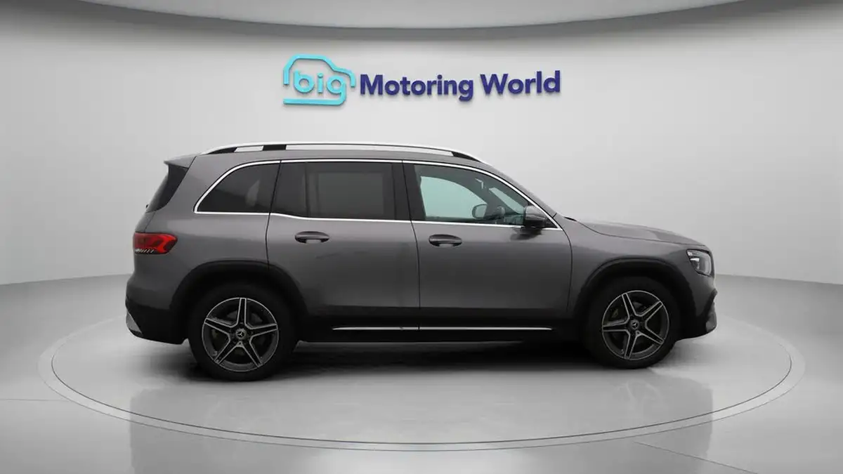 2021-mercedes-benz-glb-class-13-glb200-amg-line-8g-tronic-big-8