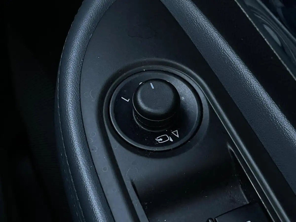 2015-vauxhall-mokka-16-se-16v-vvt-big-19